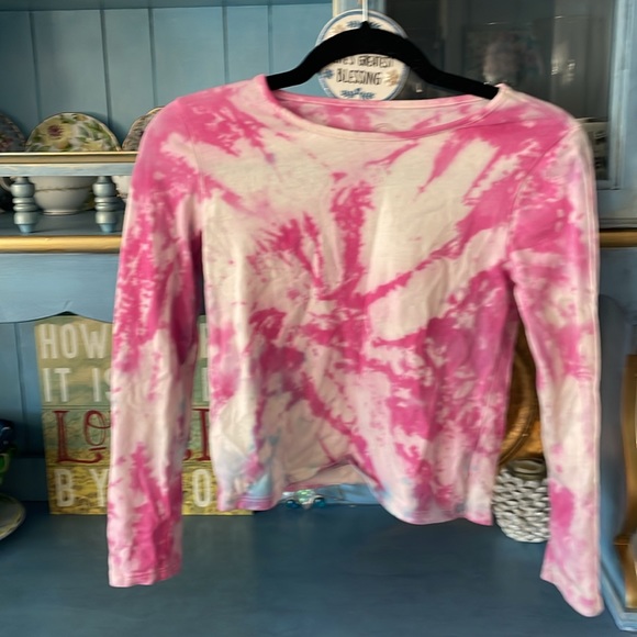 pink tie-dyed shirt, a large pink and white - Picture 2 of 3